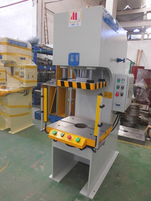 L'idraulica della macchina 20T della pressa idraulica della struttura di 200KN C preme il CNC della macchina